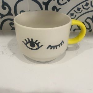 Starbucks 2017 Winking Eye 14oz Coffee Cup Mug White w/ Yellow Handle So CUTE